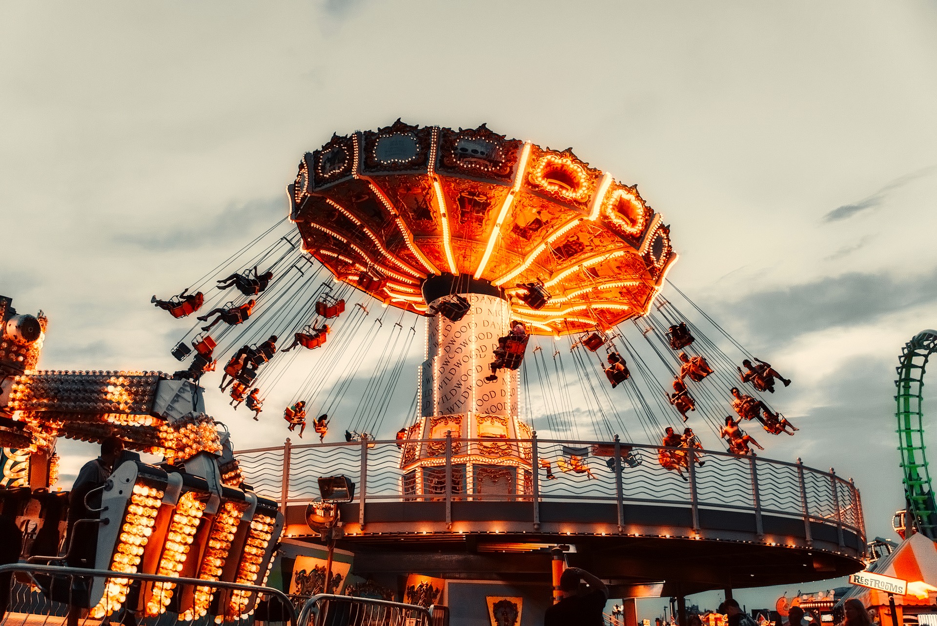 Who is to blame if an amusement park ride attacks? 