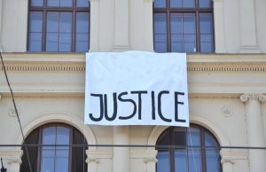 Can I Change Lawyers in the Middle of a Claim?