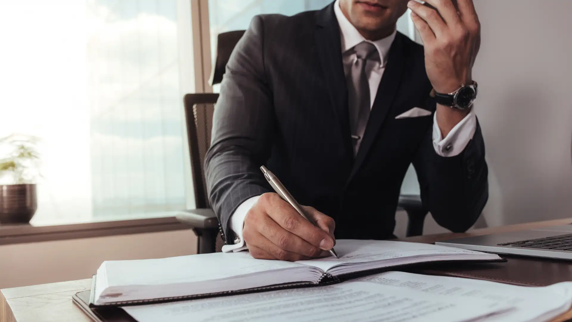 Consultation Preparation with a Tampa Personal Injury Lawyer Image